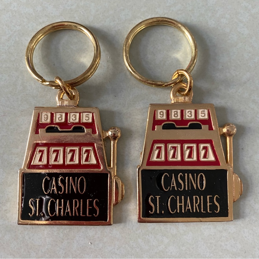 1995 Vintage St Charles Missouri Gold Gambling Machine Keychains - Made In USA